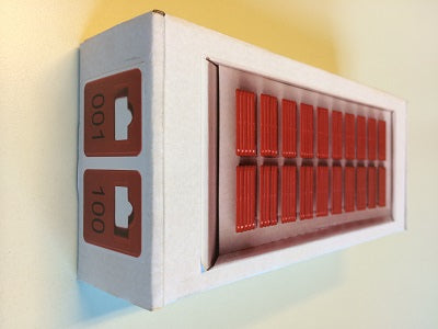 Klika – Garderobennummern, rot nummeriert von 001–100