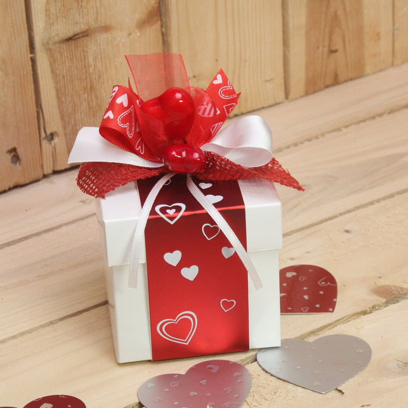 Bonbon doosjes - Chocolade doosje - Wit KUBUS met banderol Valentijn - 24 stuks